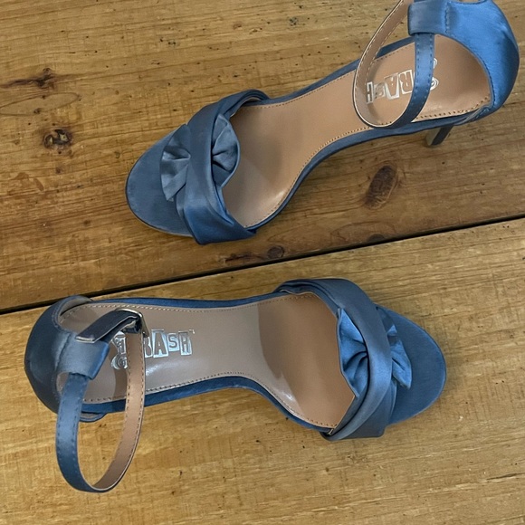 BRASH SIZE 7 BLUE HEELS - Picture 5 of 5